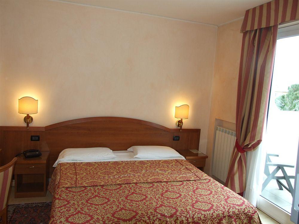 Coccodrillo Hotel & Apartments Varazze Zewnętrze zdjęcie